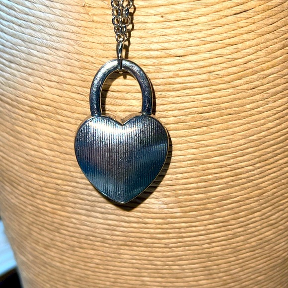 Royal Blue heart padlock pendant with clear rhinestones in a silvertone setting. - Picture 4 of 5